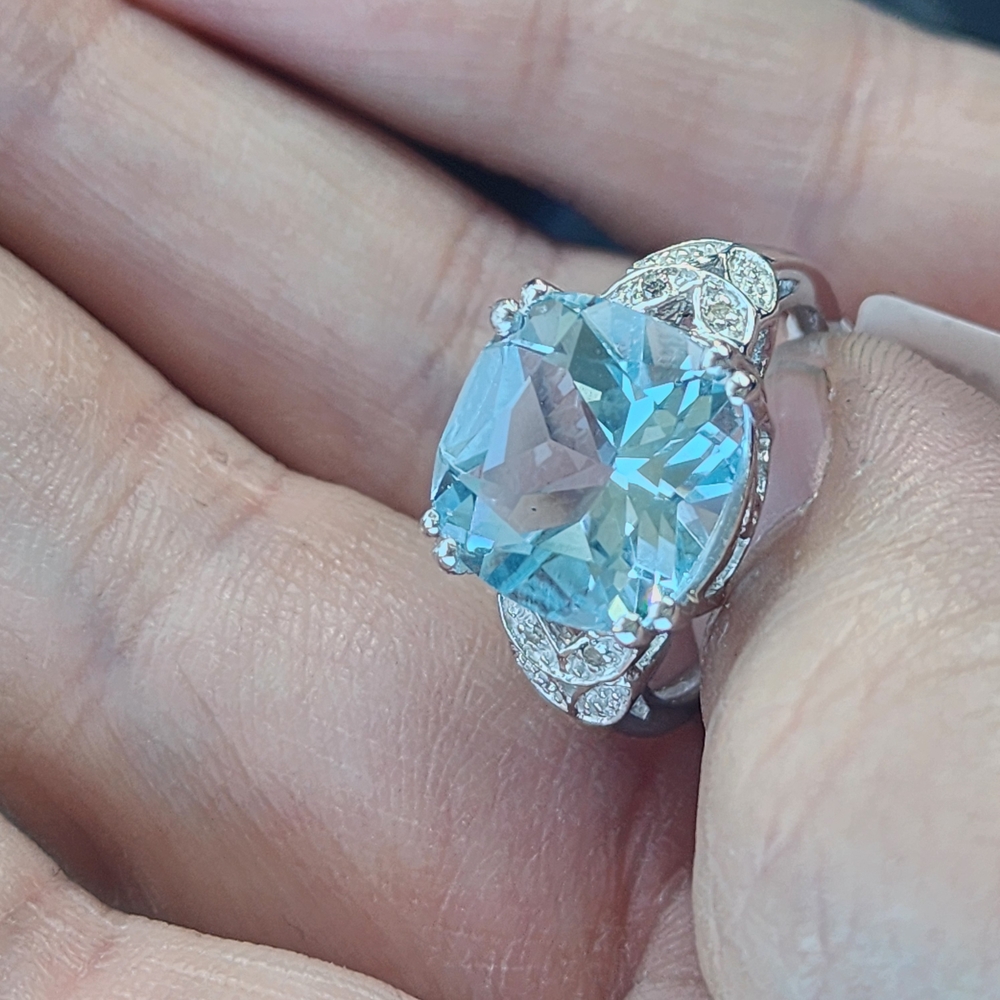 Swiss Blue Topaz & Diamond Ring Rhodium Plated Size 7.